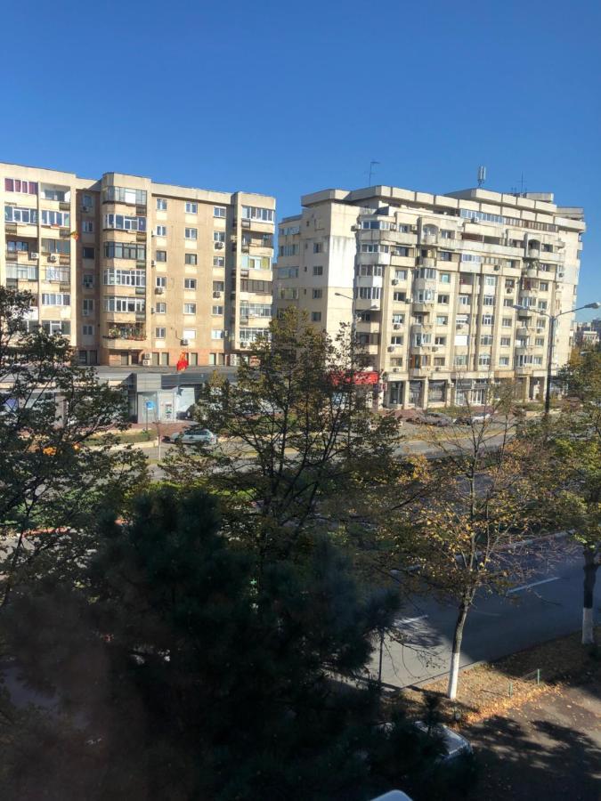 Adrian Home, Central Ploieşti Extérieur photo