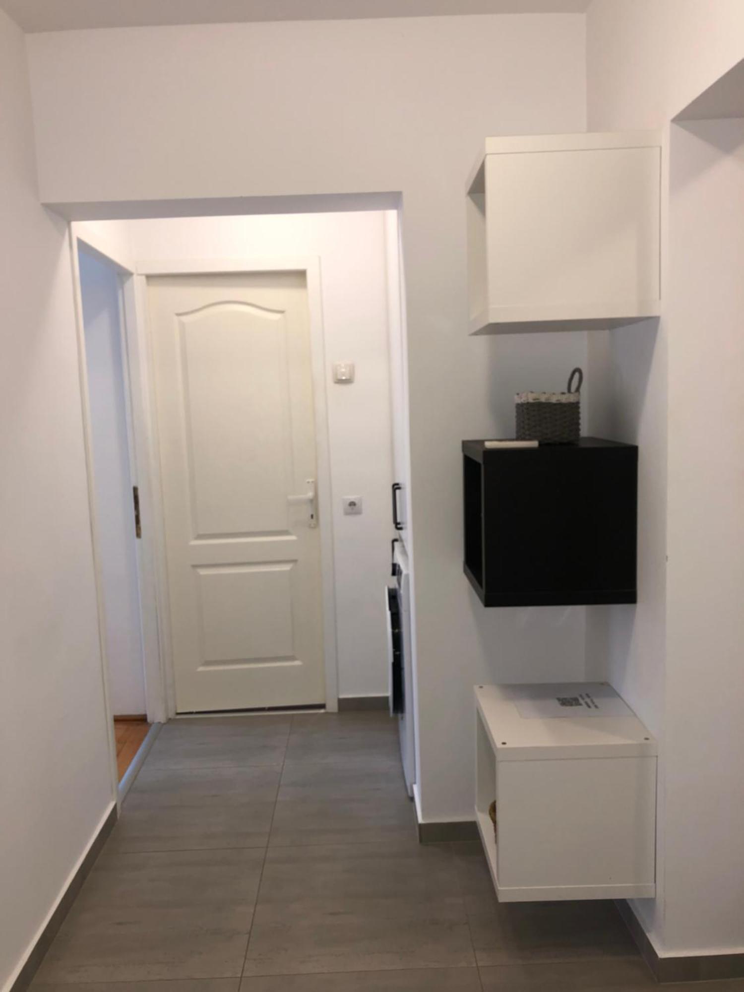 Adrian Home, Central Ploieşti Extérieur photo